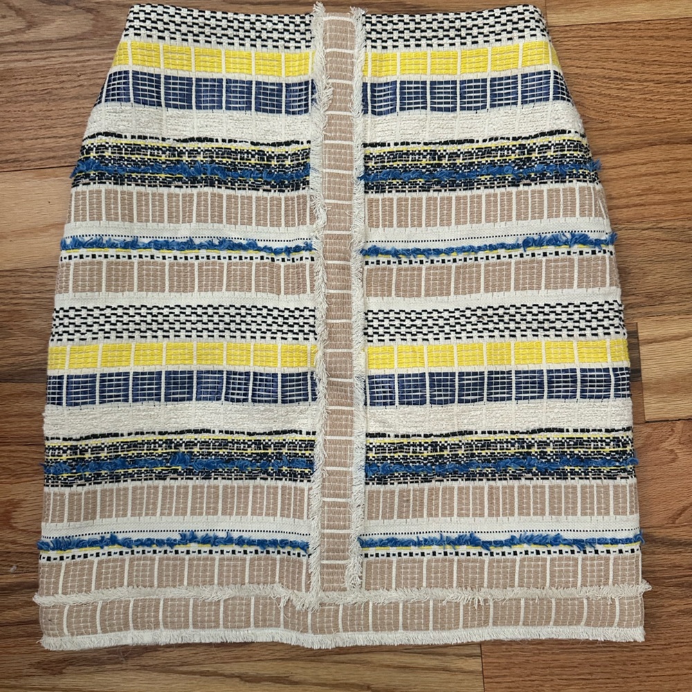 Elie Tahari Beige and Blue Woven Textile